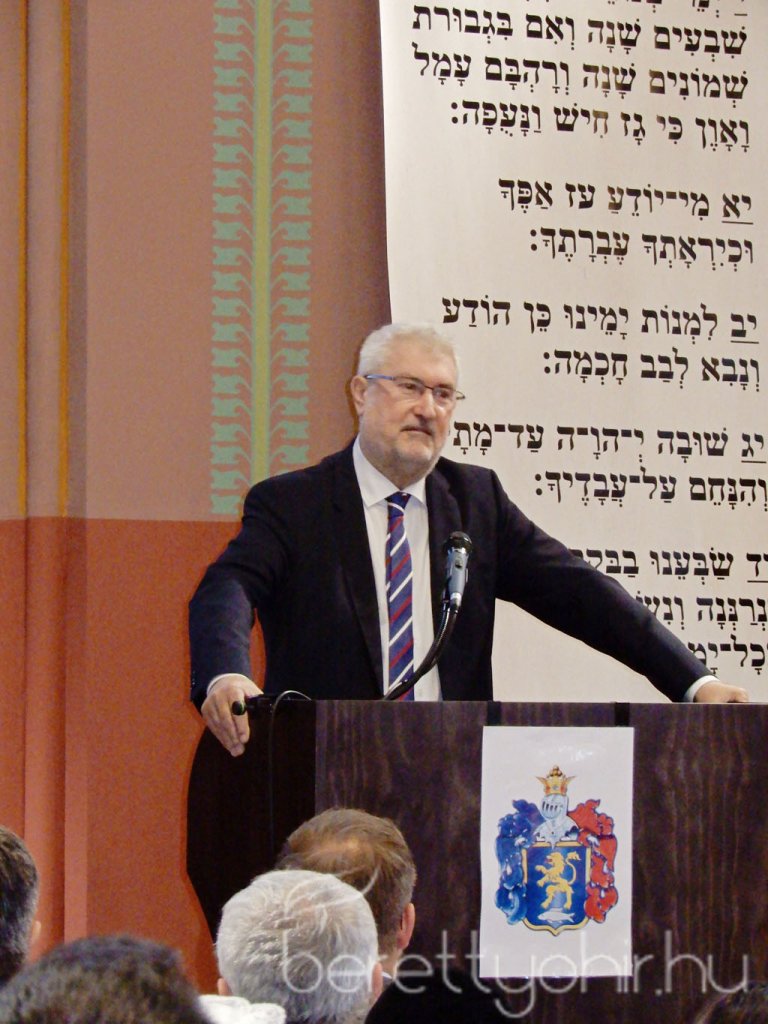 Átadták a felújított zsinagógát 23